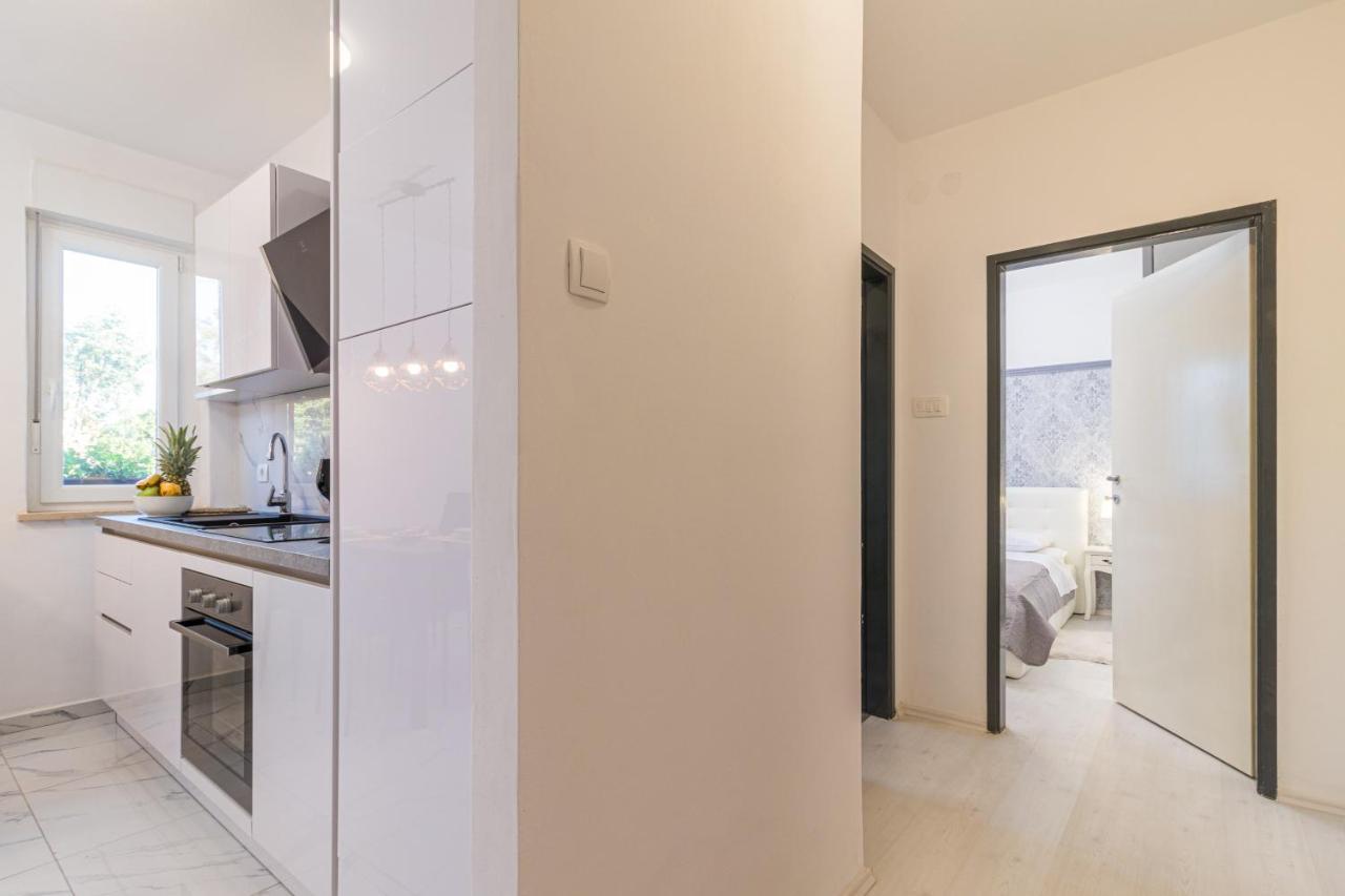 Three Waves Apartment New พูลา ภายนอก รูปภาพ