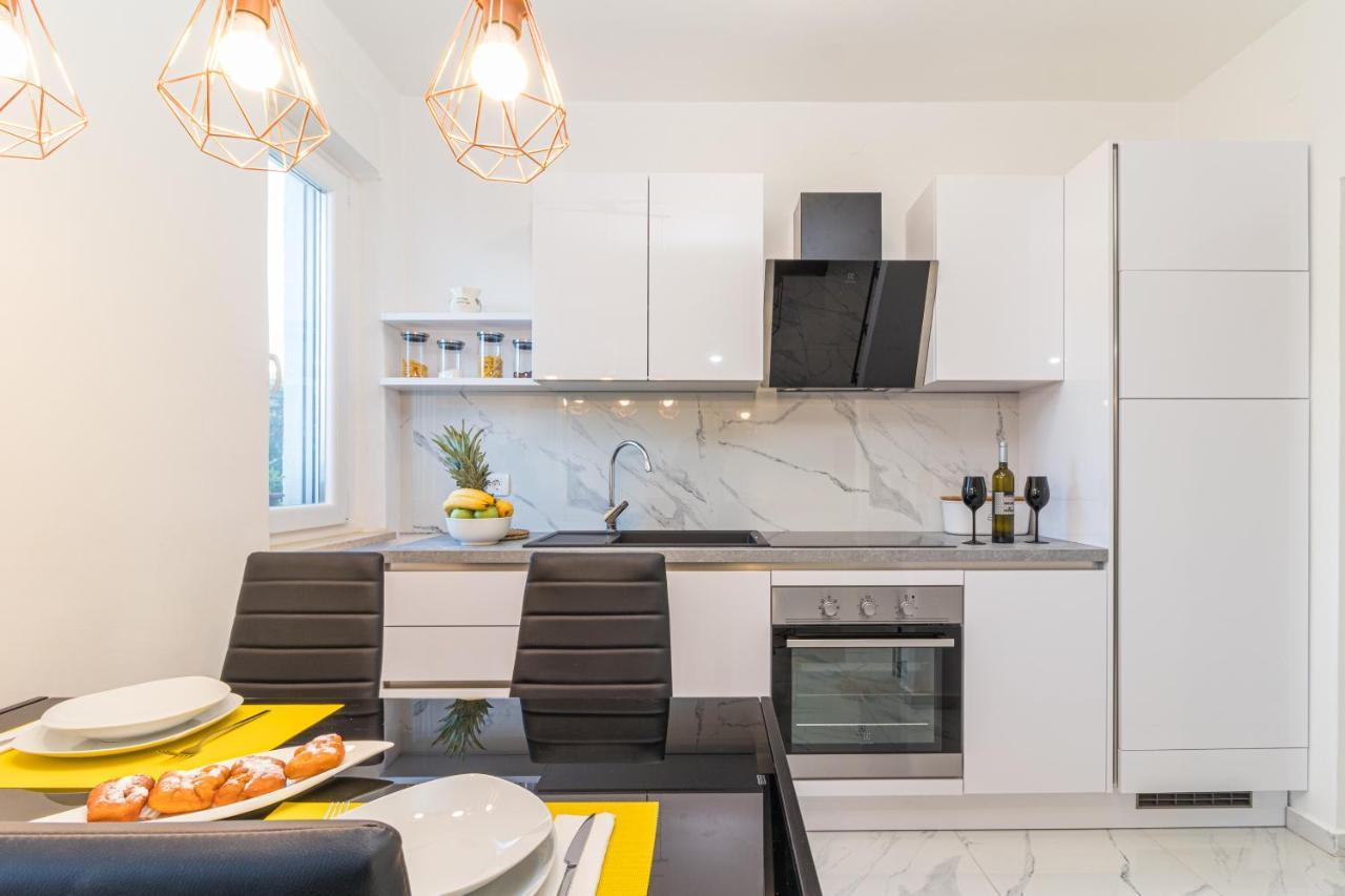 Three Waves Apartment New พูลา ภายนอก รูปภาพ