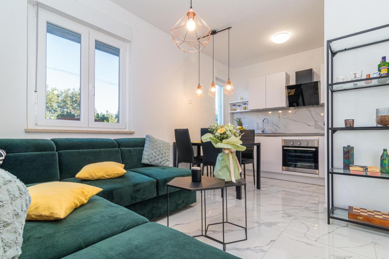 Three Waves Apartment New พูลา ภายนอก รูปภาพ