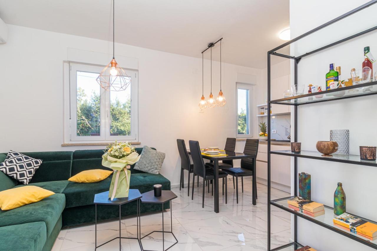 Three Waves Apartment New พูลา ภายนอก รูปภาพ