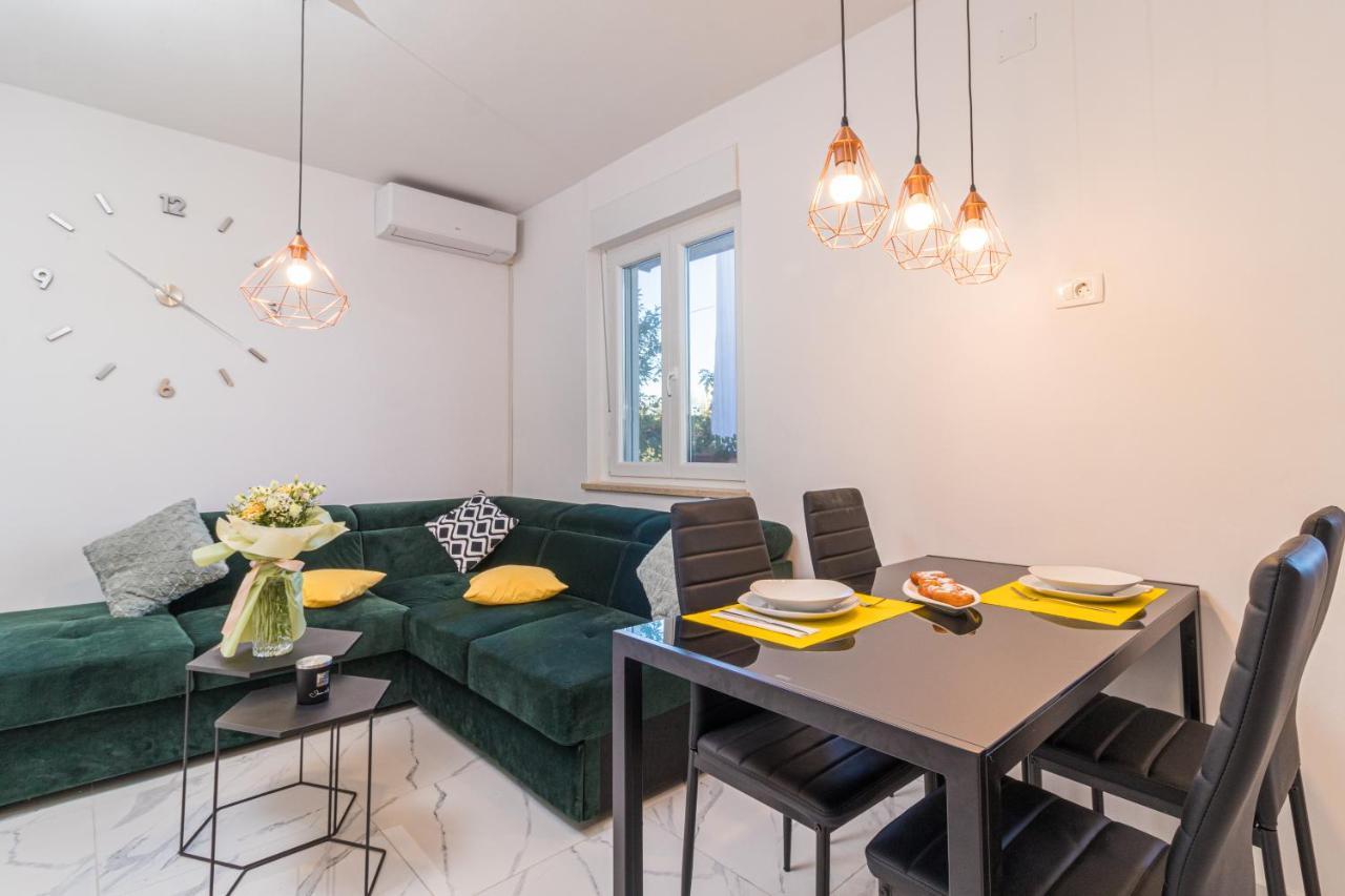 Three Waves Apartment New พูลา ภายนอก รูปภาพ