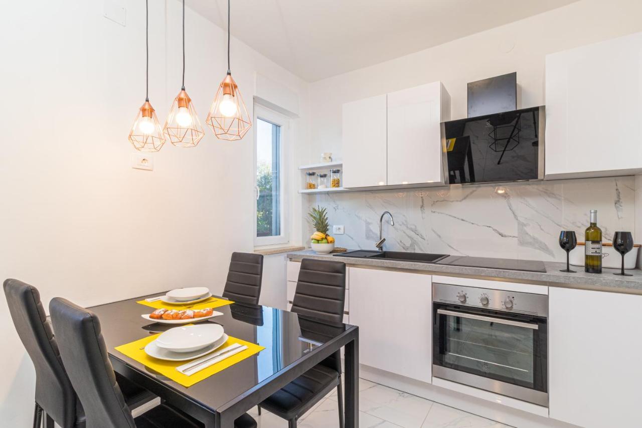 Three Waves Apartment New พูลา ภายนอก รูปภาพ