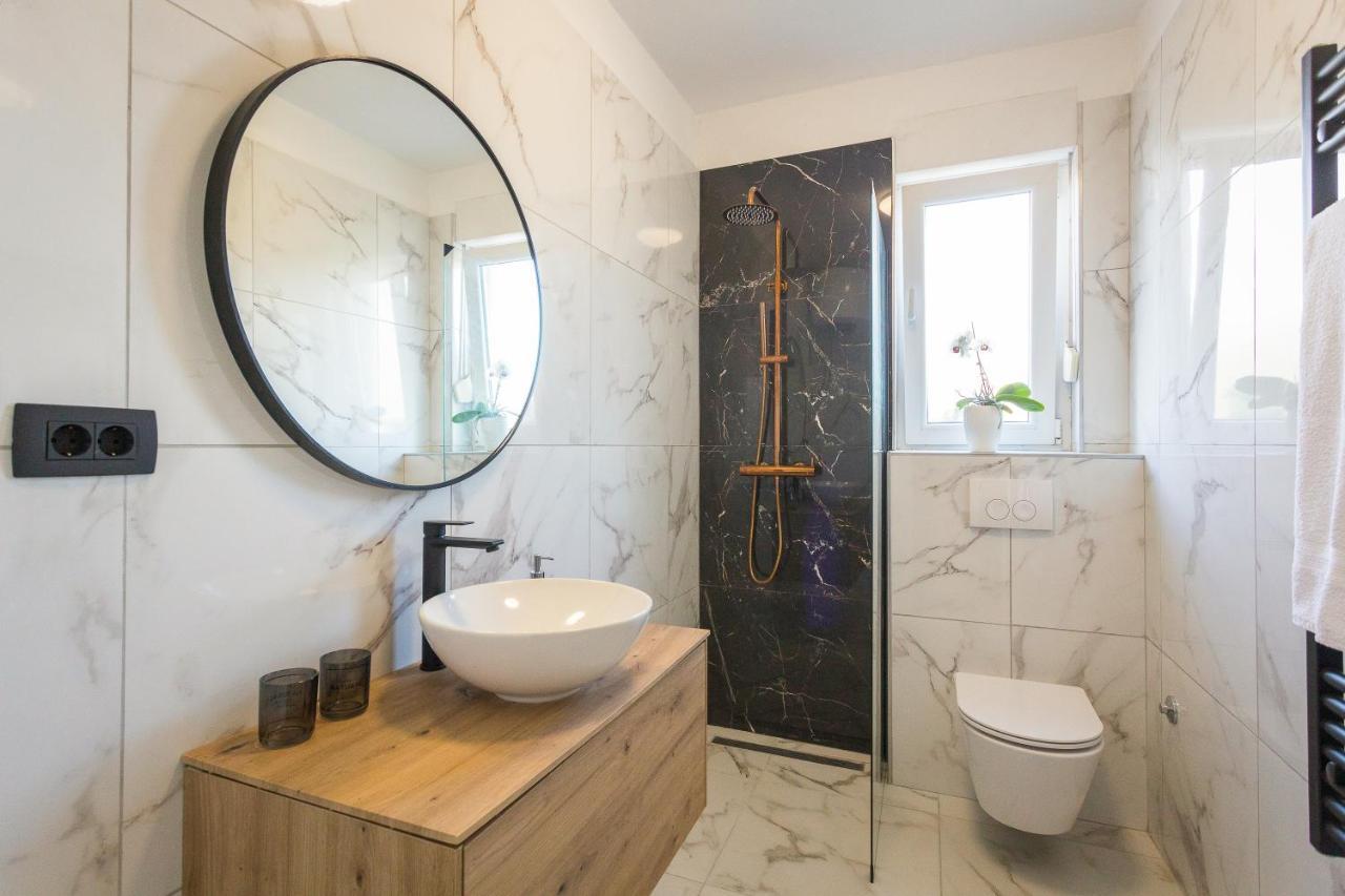 Three Waves Apartment New พูลา ภายนอก รูปภาพ